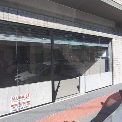 Loja com 62m², no bairro Campinas em São José