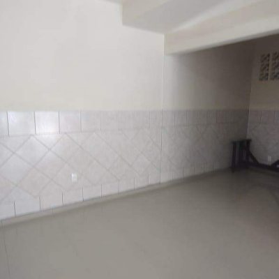 Loja com 62m², no bairro Campinas em São José