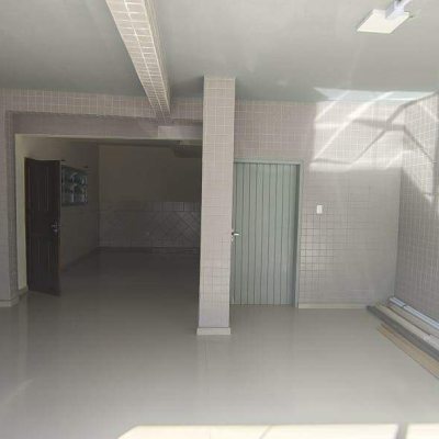 Loja com 62m², no bairro Campinas em São José