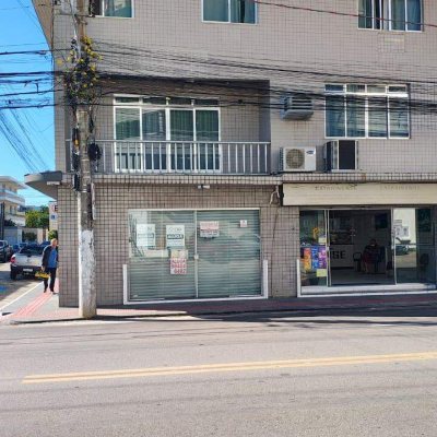 Loja com 62m², no bairro Campinas em São José