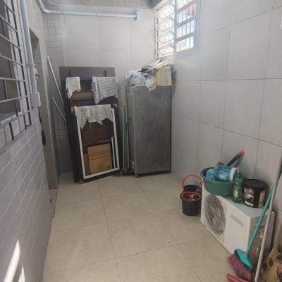 Loja com 62m², no bairro Campinas em São José