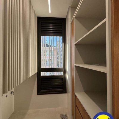 Apartamento com 69m², 2 quartos (sendo 1 suíte), 1 garagem, no bairro Centro em Florianópolis