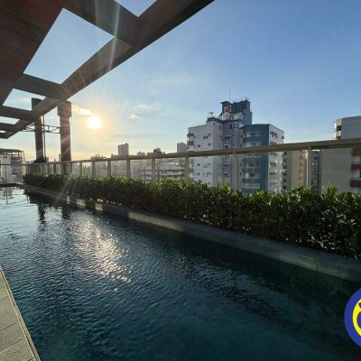 Apartamento com 69m², 2 quartos (sendo 1 suíte), 1 garagem, no bairro Centro em Florianópolis