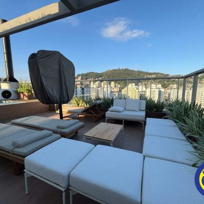 Apartamento com 69m², 2 quartos (sendo 1 suíte), 1 garagem, no bairro Centro em Florianópolis