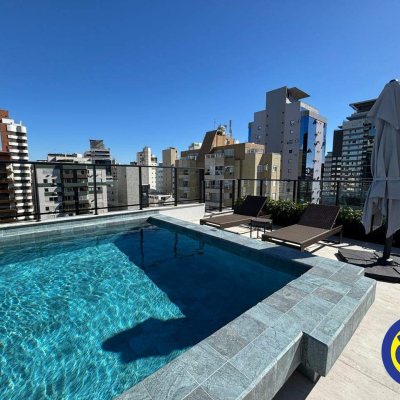Apartamento com 31m², 1 quarto, 1 garagem, no bairro Centro em Florianópolis