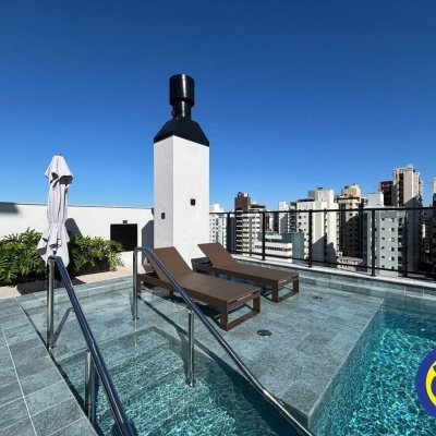 Apartamento com 31m², 1 quarto, 1 garagem, no bairro Centro em Florianópolis