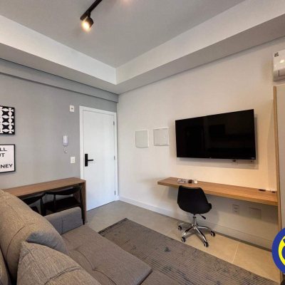 Apartamento com 31m², 1 quarto, 1 garagem, no bairro Centro em Florianópolis