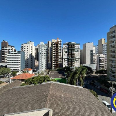 Apartamento com 31m², 1 quarto, 1 garagem, no bairro Centro em Florianópolis