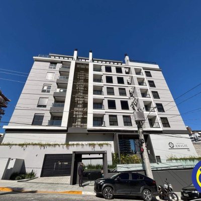 Apartamento com 31m², 1 quarto, 1 garagem, no bairro Centro em Florianópolis