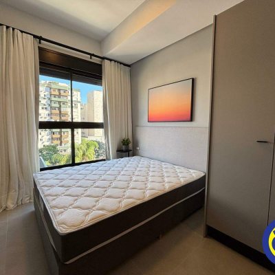 Apartamento com 31m², 1 quarto, 1 garagem, no bairro Centro em Florianópolis