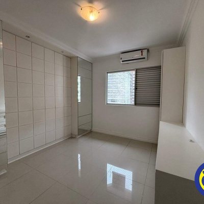 Apartamento com 113m², 3 quartos (sendo 1 suíte), 1 garagem, no bairro Centro em Florianópolis