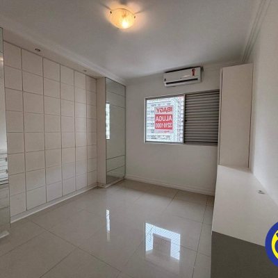 Apartamento com 113m², 3 quartos (sendo 1 suíte), 1 garagem, no bairro Centro em Florianópolis