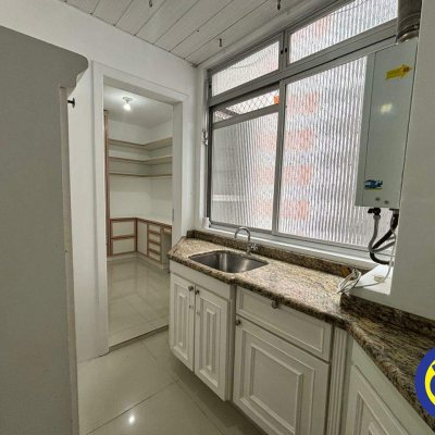 Apartamento com 113m², 3 quartos (sendo 1 suíte), 1 garagem, no bairro Centro em Florianópolis