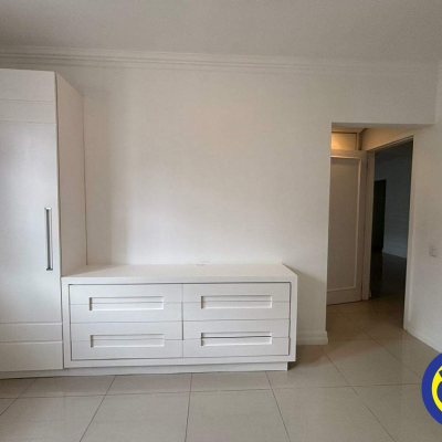 Apartamento com 113m², 3 quartos (sendo 1 suíte), 1 garagem, no bairro Centro em Florianópolis