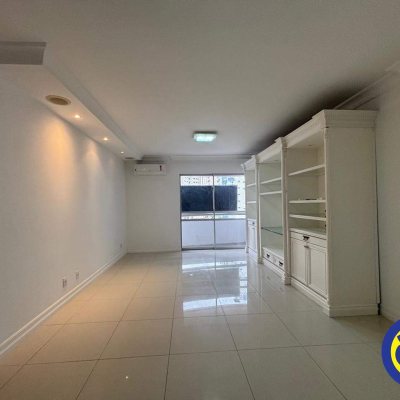 Apartamento com 113m², 3 quartos (sendo 1 suíte), 1 garagem, no bairro Centro em Florianópolis