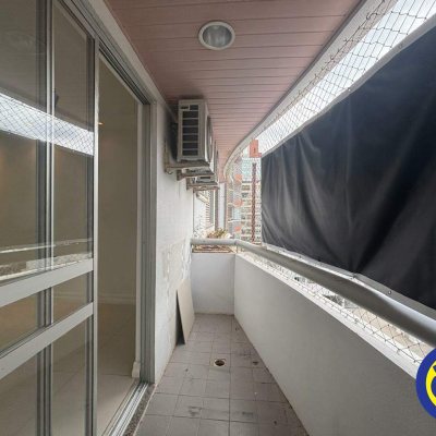 Apartamento com 113m², 3 quartos (sendo 1 suíte), 1 garagem, no bairro Centro em Florianópolis