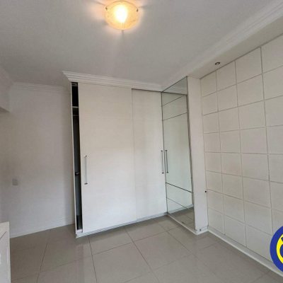 Apartamento com 113m², 3 quartos (sendo 1 suíte), 1 garagem, no bairro Centro em Florianópolis