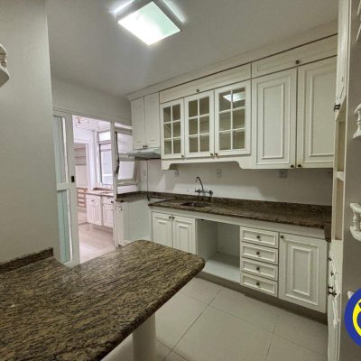 Apartamento com 113m², 3 quartos (sendo 1 suíte), 1 garagem, no bairro Centro em Florianópolis