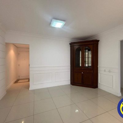 Apartamento com 113m², 3 quartos (sendo 1 suíte), 1 garagem, no bairro Centro em Florianópolis