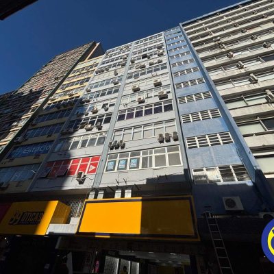 Sala com 74m², no bairro Centro em Florianópolis