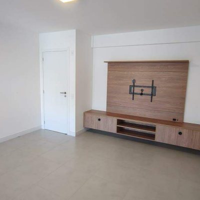 Apartamento com 79m², 2 quartos (sendo 1 suíte), 1 garagem, no bairro João Paulo em Florianópolis