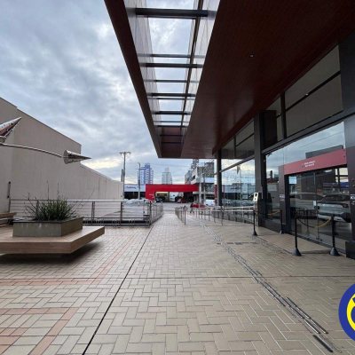 Salas/Conjuntos com 34m², 1 garagem, no bairro Canto em Florianópolis