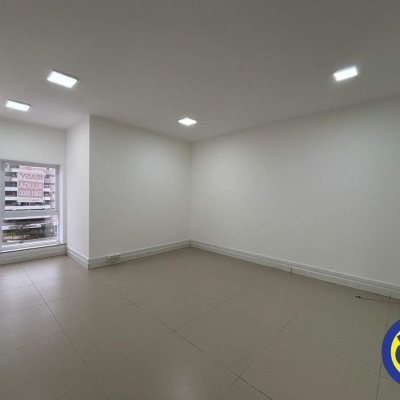 Salas/Conjuntos com 34m², 1 garagem, no bairro Canto em Florianópolis