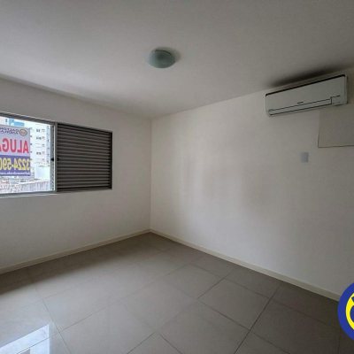Apartamento com 113m², 3 quartos, 1 suíte, 2 garagens, no bairro Centro em Florianópolis