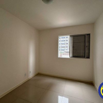 Apartamento com 113m², 3 quartos, 1 suíte, 2 garagens, no bairro Centro em Florianópolis