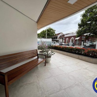 Apartamento com 113m², 3 quartos, 1 suíte, 2 garagens, no bairro Centro em Florianópolis