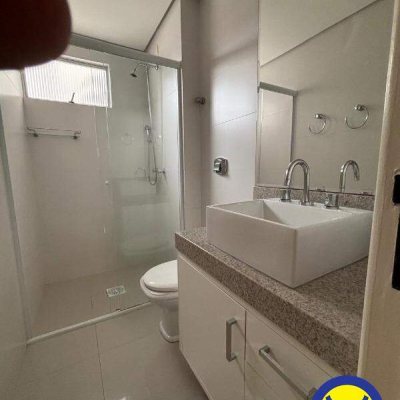 Apartamento com 113m², 3 quartos, 1 suíte, 2 garagens, no bairro Centro em Florianópolis