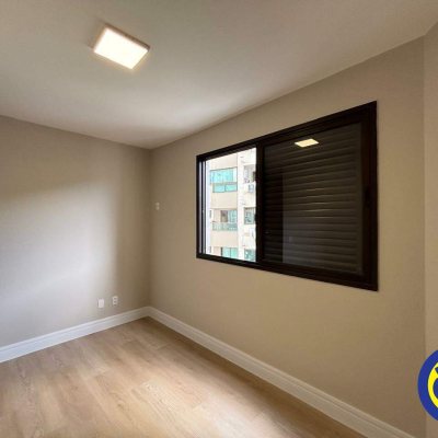 Apartamento com 63m², 2 quartos, 2 suítes, 1 garagem, no bairro Agronômica em Florianópolis