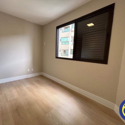 Apartamento com 63m², 2 quartos, 2 suítes, 1 garagem, no bairro Agronômica em Florianópolis