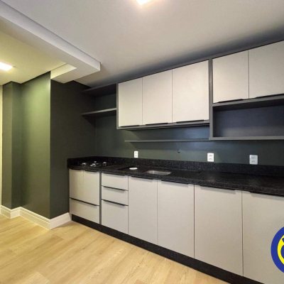 Apartamento com 63m², 2 quartos, 2 suítes, 1 garagem, no bairro Agronômica em Florianópolis