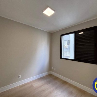 Apartamento com 63m², 2 quartos, 2 suítes, 1 garagem, no bairro Agronômica em Florianópolis