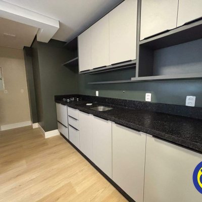 Apartamento com 63m², 2 quartos, 2 suítes, 1 garagem, no bairro Agronômica em Florianópolis