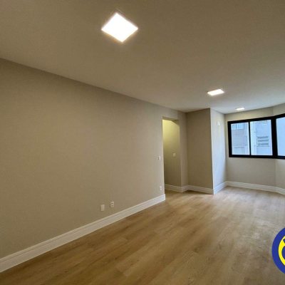 Apartamento com 63m², 2 quartos, 2 suítes, 1 garagem, no bairro Agronômica em Florianópolis