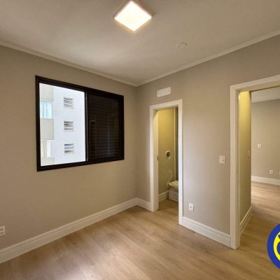 Apartamento com 63m², 2 quartos, 2 suítes, 1 garagem, no bairro Agronômica em Florianópolis