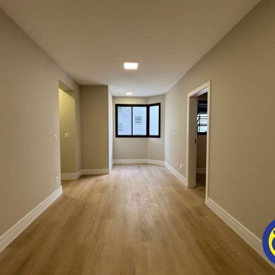 Apartamento com 63m², 2 quartos, 2 suítes, 1 garagem, no bairro Agronômica em Florianópolis