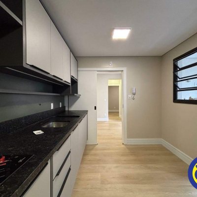 Apartamento com 63m², 2 quartos, 2 suítes, 1 garagem, no bairro Agronômica em Florianópolis