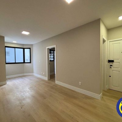 Apartamento com 63m², 2 quartos, 2 suítes, 1 garagem, no bairro Agronômica em Florianópolis