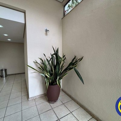 Apartamento com 63m², 2 quartos, 2 suítes, 1 garagem, no bairro Agronômica em Florianópolis