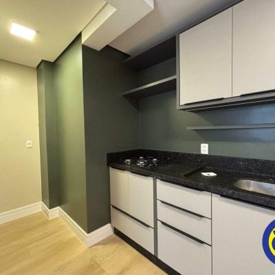 Apartamento com 63m², 2 quartos, 2 suítes, 1 garagem, no bairro Agronômica em Florianópolis