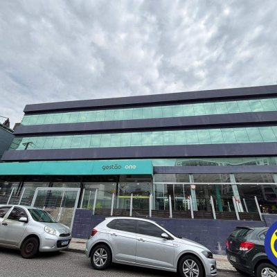 Salas/Conjuntos com 512m², 2 garagens, no bairro Canto em Florianópolis