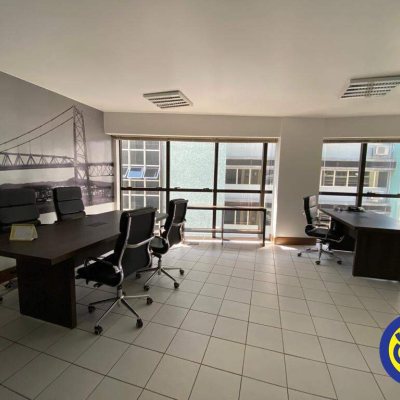 Salas/Conjuntos com 32m², 1 garagem, no bairro Centro em Florianópolis