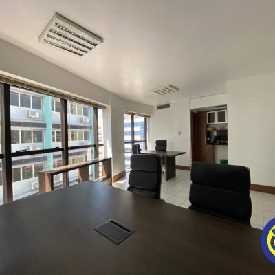 Salas/Conjuntos com 32m², 1 garagem, no bairro Centro em Florianópolis