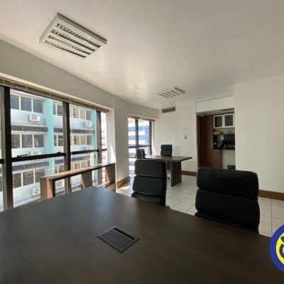 Salas/Conjuntos com 32m², 1 garagem, no bairro Centro em Florianópolis