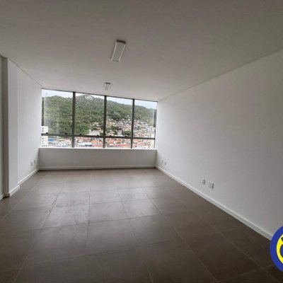 Salas/Conjuntos com 28m², 1 garagem, no bairro Saco dos Limões em Florianópolis