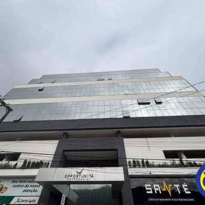 Salas/Conjuntos com 28m², 1 garagem, no bairro Saco dos Limões em Florianópolis