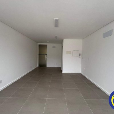 Salas/Conjuntos com 28m², 1 garagem, no bairro Saco dos Limões em Florianópolis